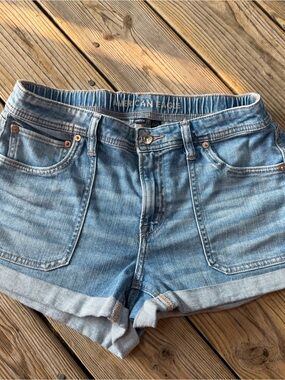 American Eagle Women’s Size 6 Stretch Denim Cuffed Shorts Patch Pockets